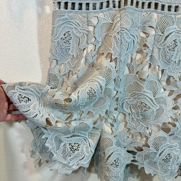 ASTR The Label Short Sleeve V-Neck Lace Short Romper Women's XS - Picture 3 of 10